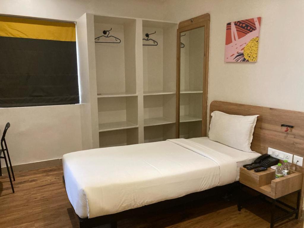 Hotel Istay Hitec Hyderabad Exterior photo